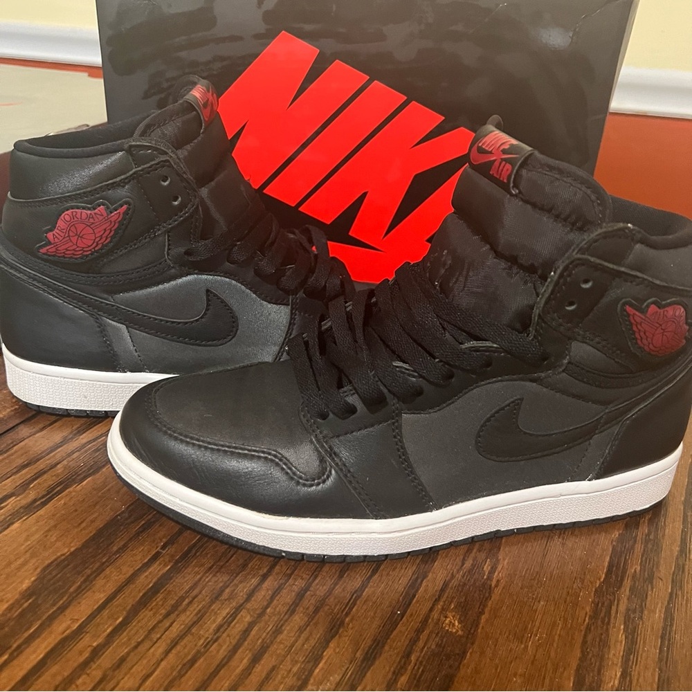 AIR JORDAN 1 RETRO HIGH OG Men’s size 9